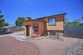 Spacious Home with Hot Tub Less Than 3 Miles to Lake Powell!